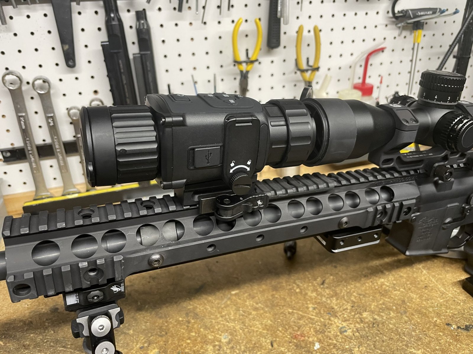 thermal clip on